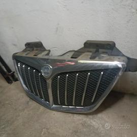 lancia phedra calandra frontale 