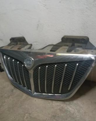 lancia phedra calandra frontale 