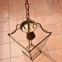 lampadario a forma di lanterna