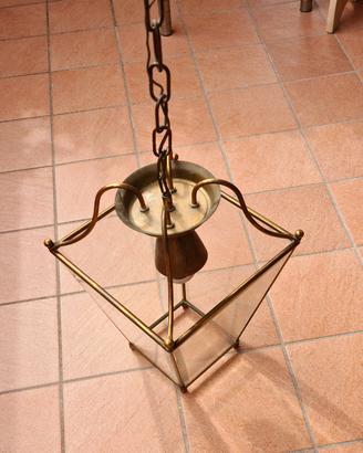 lampadario a forma di lanterna
