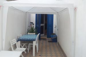 Appartam. indip. p.t. tipo c a 100 mt. dal mare