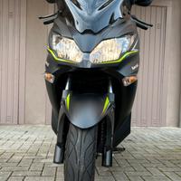 Scooter Kawasaki J300 ABS