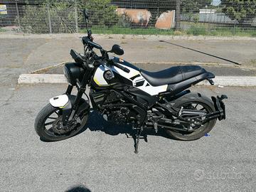 Moto Benelli Leoncino 250