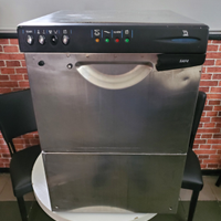 Lavastoviglie professionale