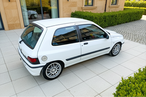 renault clio 1.8 16v trentennale