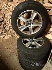 Gomme invernali 215 65 16 con cerchi in lega