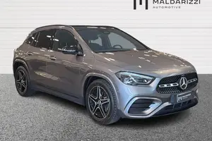 MERCEDES-BENZ GLA 200 d AMG Line Premium auto