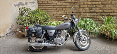 MOTO Yamaha SR400