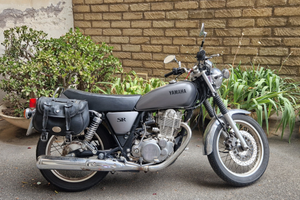 MOTO Yamaha SR400