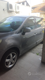 Renault Granscenic 2010