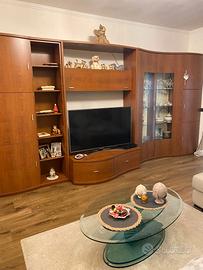 Parete attrezzata e Tavolino in cristallo