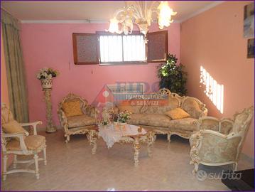 Appartamento di 195 mq con posto e box auto