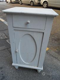 Splendido comodino vintage