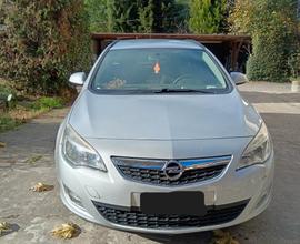 OPEL Astra 4ª serie - 2012