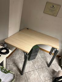 Scrivania ad angolo