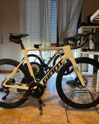Giant  Propel Advanced 1 Illusion White 2025