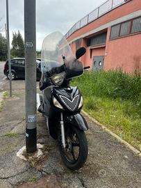 Suzuki Sixteen NON MARCIANTE 2012