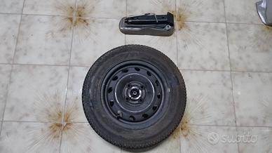 Cerchione con pneumatico 165/70 R13 ruota nuova