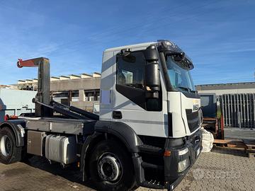 IVECO STRALIS CON GANCIO SCARRABILE