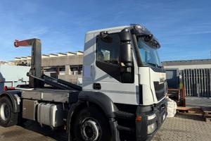 IVECO STRALIS CON GANCIO SCARRABILE