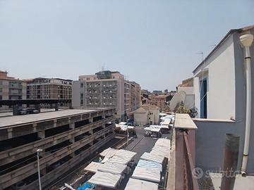 3 vani da ristrutturare con terrazza