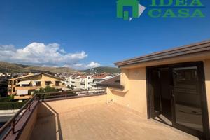 Mansarda con terrazzino e box