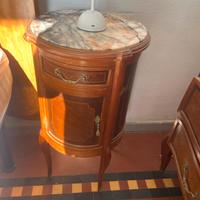 Mobili stile Impero e Liberty