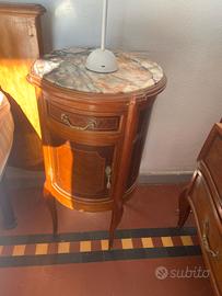 Mobili stile Impero e Liberty