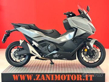 Honda Forza 750 -2025- CON SOLI 6300 KM