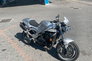 Triumph Daytona 955 i speed triple
