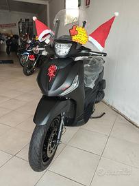 Nuovo modello Piaggio Beverly 400 sport black