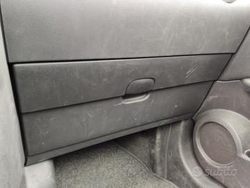 Cassetto portaoggetti NISSAN QASHQAI del 2010
