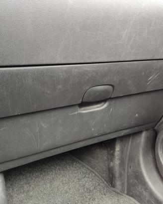 Cassetto portaoggetti NISSAN QASHQAI del 2010
