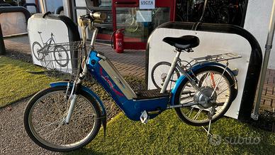 Bici elettrica pedalata assistita 22"