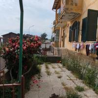 Casa bifamiliare su die livelli