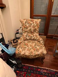 Poltroncina Bergère bassa stile Luigi Filippo.