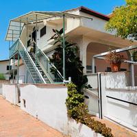 Pomezia Martin Pescatore intero fabbricato da ciel