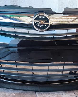 Paraurti anteriore originale per Opel Corsa D 