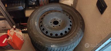 Cerchioni Ferro R16 per Ford e compatibili + gomme