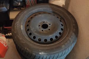 Cerchioni Ferro R16 per Ford e compatibili + gomme