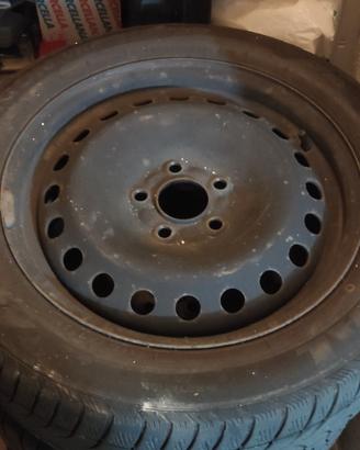 Cerchioni Ferro R16 per Ford e compatibili + gomme