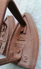 2 antichi ferri ferro da stiro