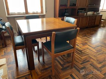 Tavolo allungabile noce massello+sedie+mobile