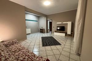 Zona Canalicchio-Trappeto. Ampio 5 vani totalmente