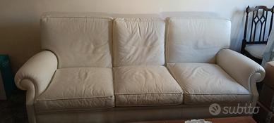 set divano in pelle tre posti e 2 poltrone