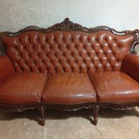 divano in pelle stile classico 