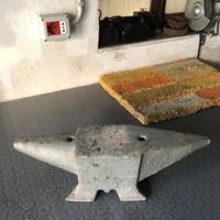 Incudine antica da fabbro