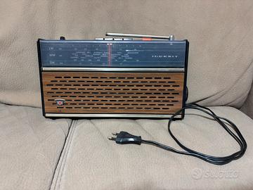 Radio vintage Indesit R15
