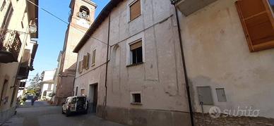 Casa indipendente di 180 m² con 5 locali e box aut