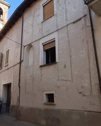 Casa indipendente di 180 m² con 5 locali e box aut